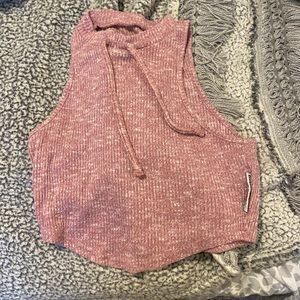 Gym shark short sleeve cropped sweat shirt